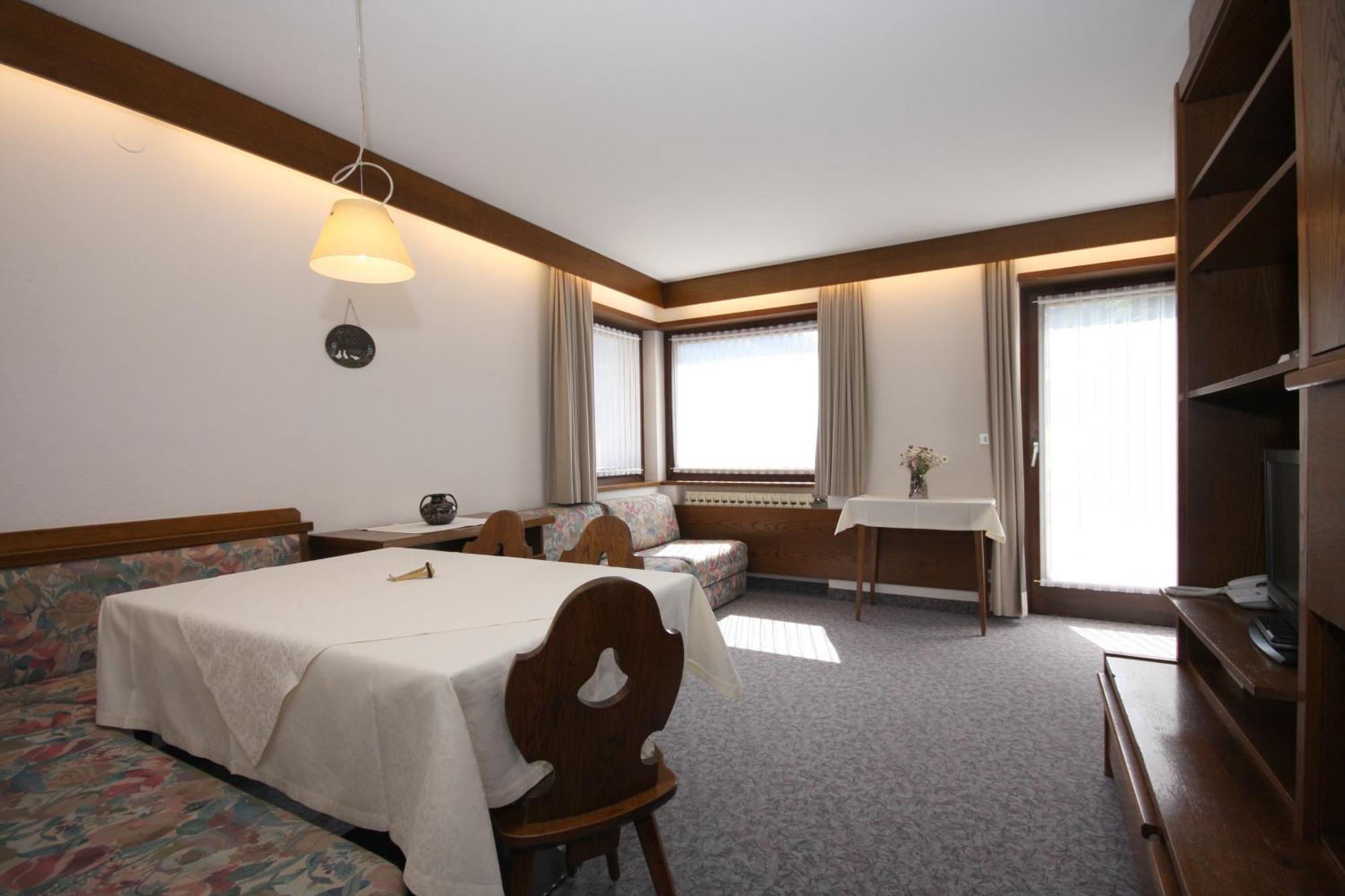 Apartments Residence Alta Badia Colfosco Phòng bức ảnh