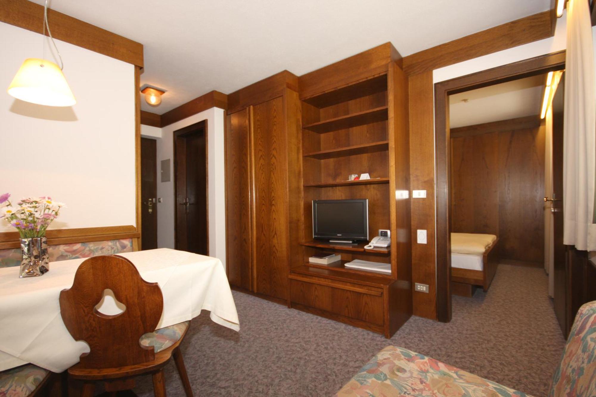Apartments Residence Alta Badia Colfosco Phòng bức ảnh