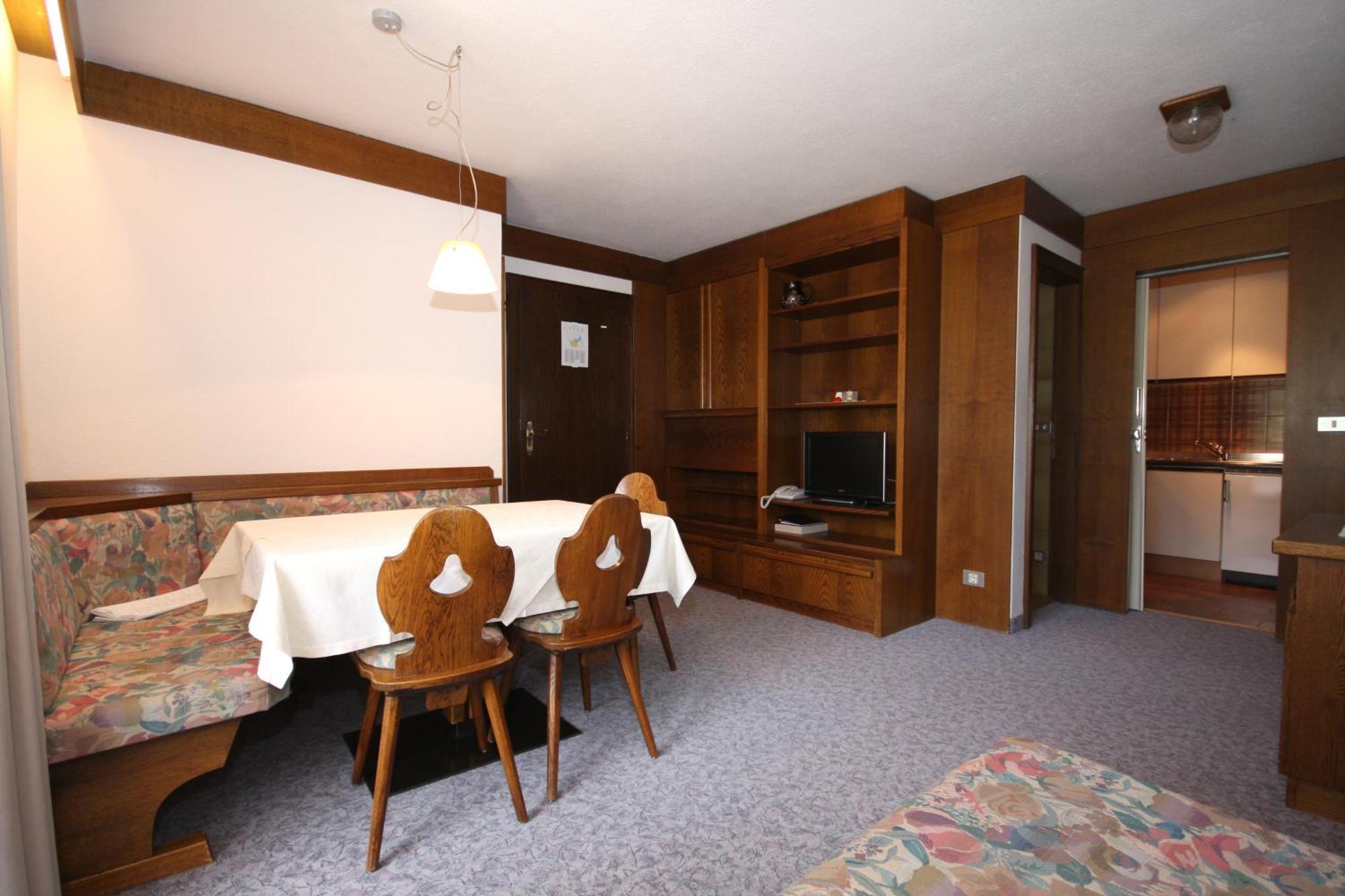 Apartments Residence Alta Badia Colfosco Phòng bức ảnh