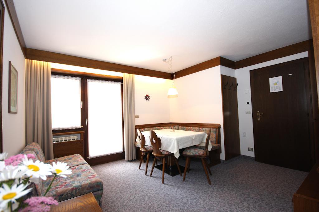 Apartments Residence Alta Badia Colfosco Phòng bức ảnh