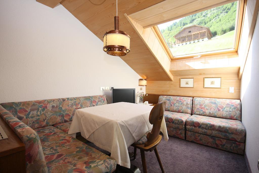 Apartments Residence Alta Badia Colfosco Phòng bức ảnh